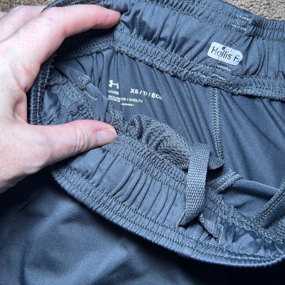 Under Armour Gray Athletic Shorts Lightweight Performance - Picture 2 of 5